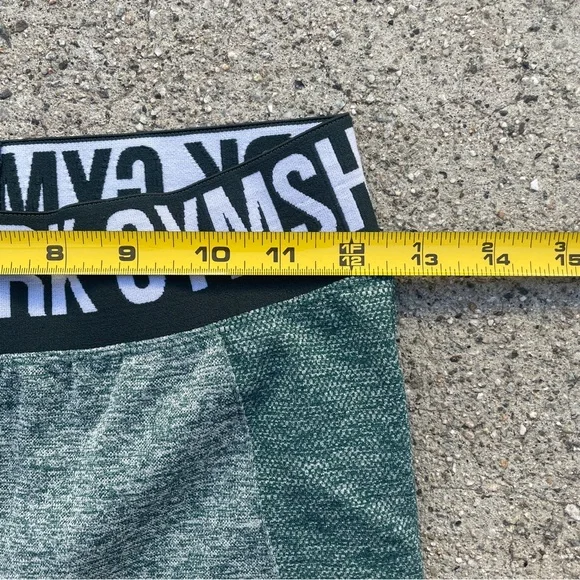 Gymshark Green Athletic Biker Shorts Women’s Size Medium - Picture 4 of 5
